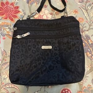 Baggalini crossbody purse